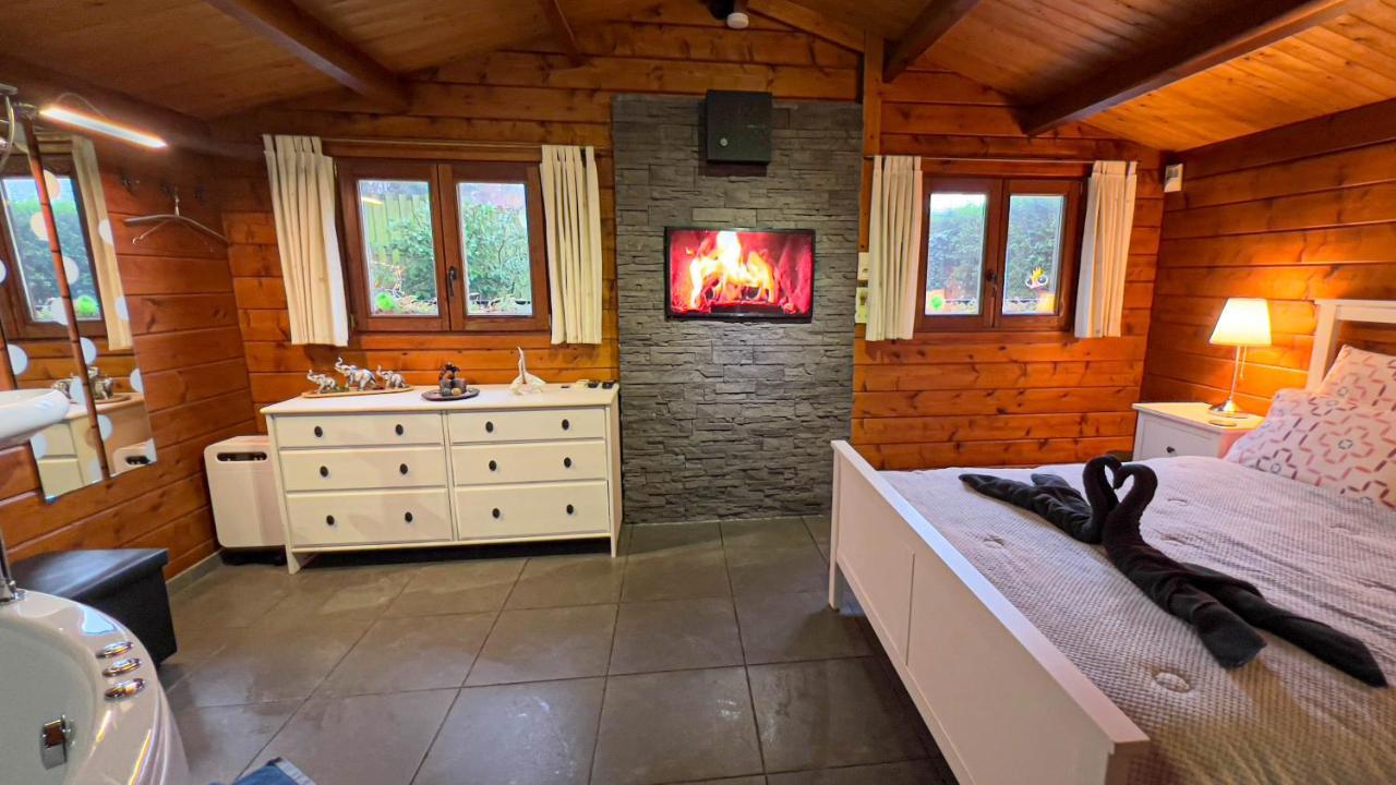 Au Chalet D'Isa Havelange Bagian luar foto