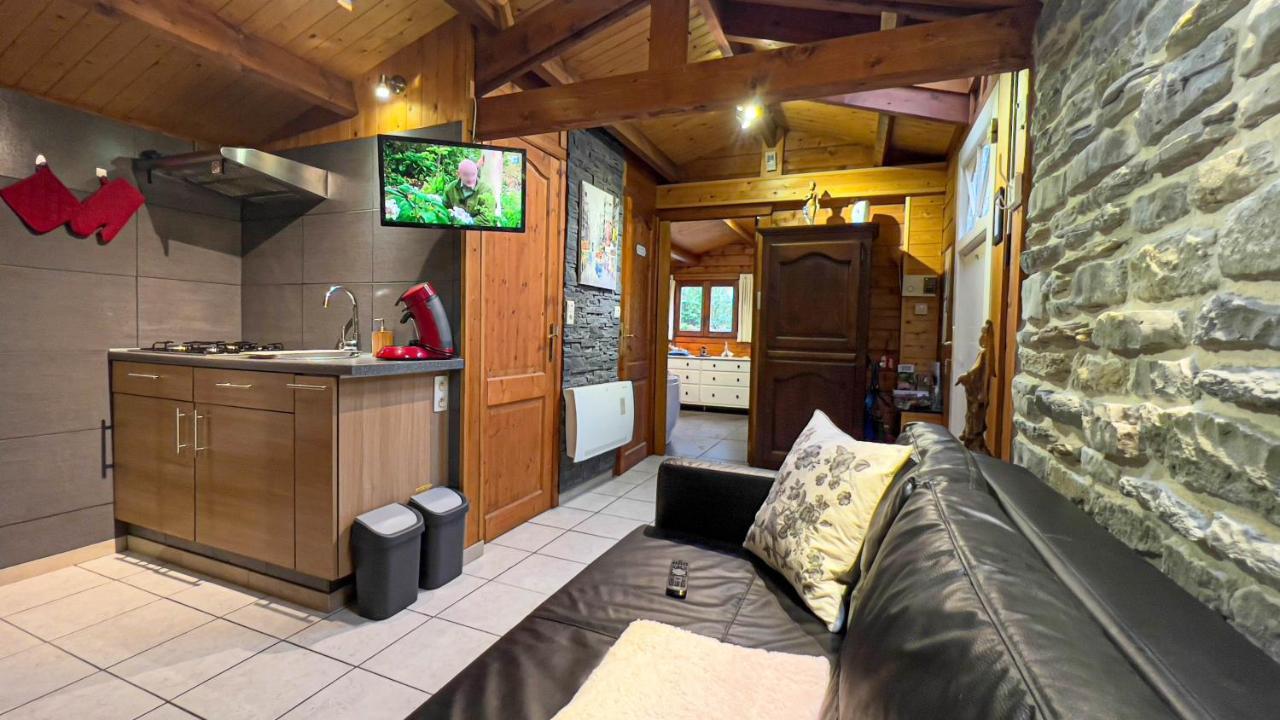 Au Chalet D'Isa Havelange Bagian luar foto